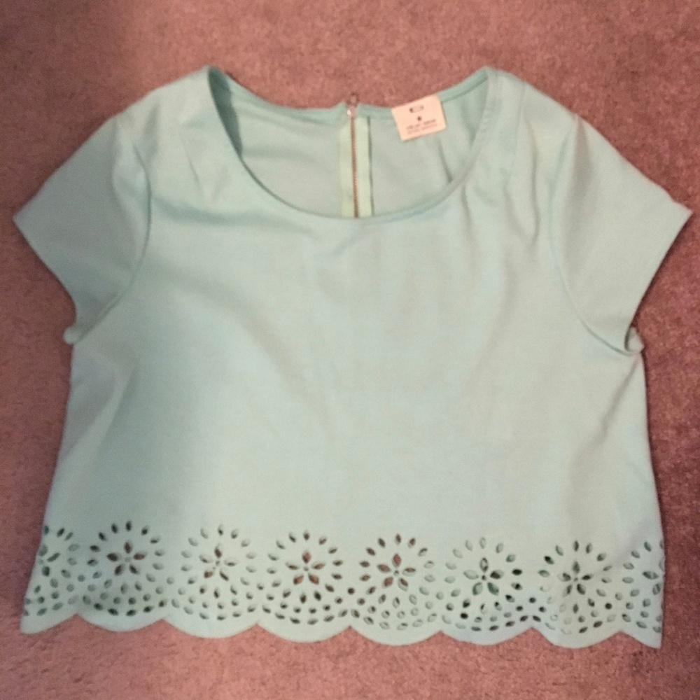 Cute crop top!!!! Mint/Seafoam Green! Lazer cutout